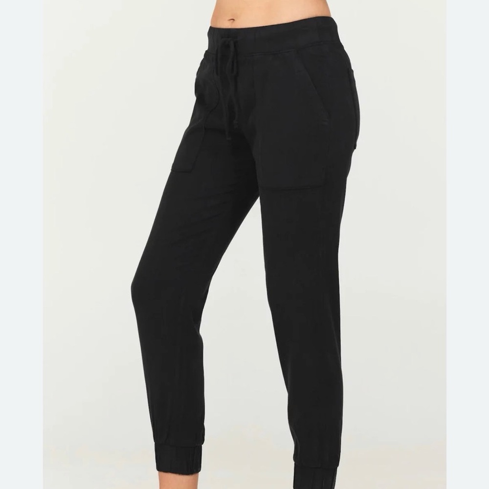 Bella Dahl Black Ankle Joggers